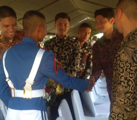 ⁠Ayah 6 Kali Gagal Masuk TNI lalu jadi Satpam, Kini Cita-Cita Diteruskan Sang Putra yang Berhasil jadi Tentara