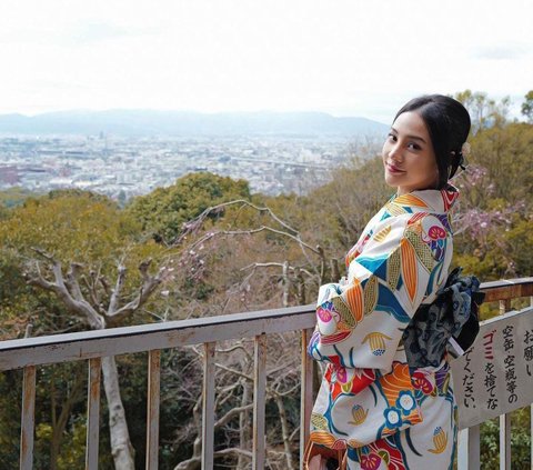 Potret Cantik Menawan Anya Geraldine saat Liburan di Jepang, Makin Anggun saat Pakai Kimono