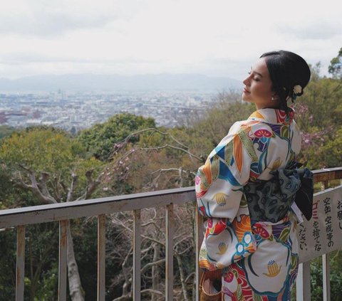 Potret Cantik Menawan Anya Geraldine saat Liburan di Jepang, Makin Anggun saat Pakai Kimono