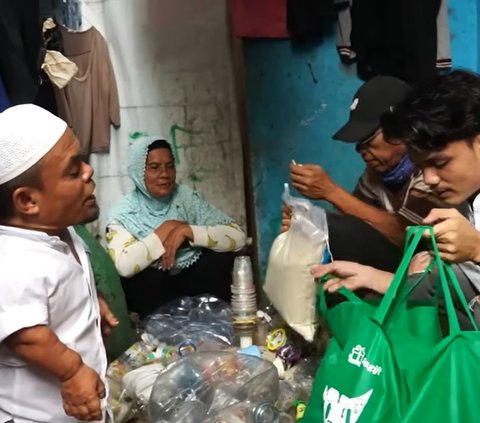 Pasangan Suami Istri Pemulung ini Berpenghasilan Rp25 Ribu Per Hari, Ucok Baba Melongo 'Ibu Hari Ini Mau Buka Puasa dengan Apa'