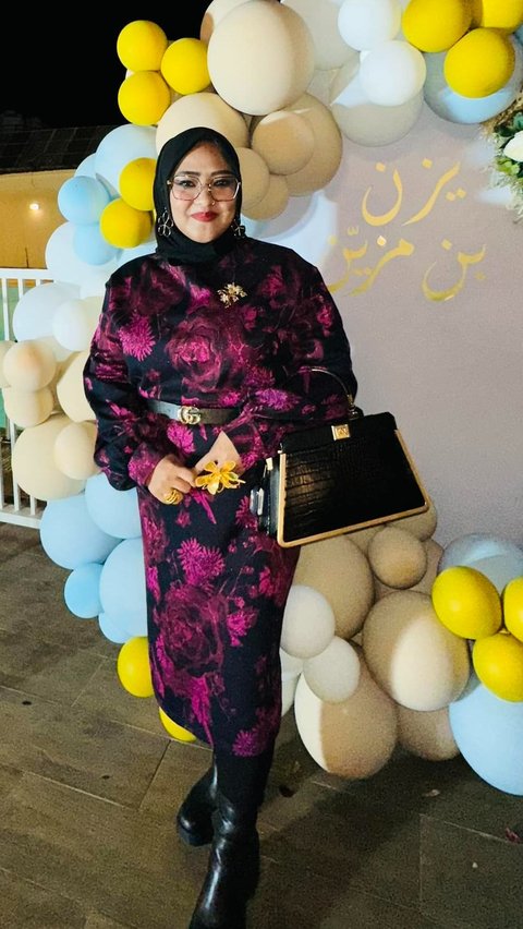 Tidak Lulus SD hingga Jadi TKW, Kini Risma Pengusaha Katering Jadi Miliarder di Kota Mekah, Begini Potretnya

Did not Graduate Elementary School to Become a Domestic Worker Abroad, Now Risma, a Catering Entrepreneur, Becomes a Billionaire in the City of Mecca, Here's the Portrait