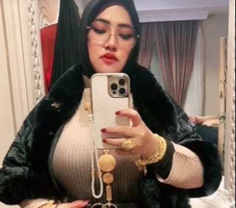 Failed to graduate elementary school until becoming a migrant worker, now Risma, a catering entrepreneur, becomes a billionaire in the city of Mecca, here is the picture