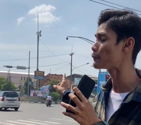 Unggah Video Pura-pura Jadi Reporter Mudik Lebaran, Aksi Pria Ini Justru Bikin Kagum Warganet