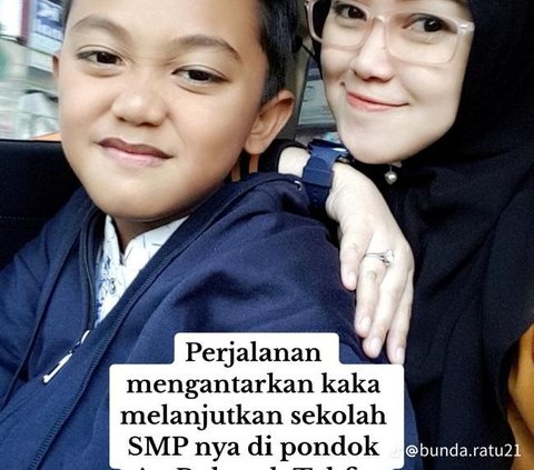 Usai lulus SD, ibunya pun mengantarkan Hamdan untuk melanjutkan pendidikan di Pondok Ar-Rohman Tahfiz yang ada di Malang. Ini menjadi kali pertama Hamdan dan keluarganya terpisah jauh.