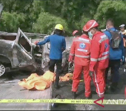 Kronologi Kecelakaan Maut di KM 58 Tol Jakarta-Cikampek, 9 Orang Dilaporkan Tewas
