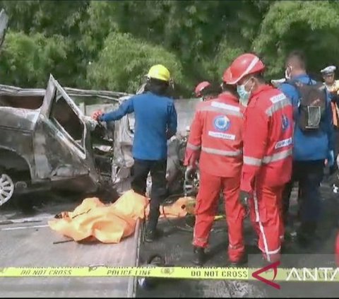 12 Victims Killed in Accident at Km 58 Cikampek Toll Road Identified as East Jakarta Residents