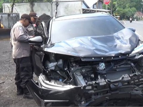 Kecelakaan Minibus Vs Sepeda Motor, Pengendara Terseret Puluhan Meter