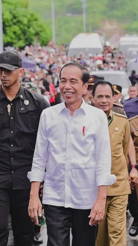 Senyum Jokowi Disinggung Rayakan Idulfitri Terakhir Sebagai Presiden, Ada Rencana Spesial?