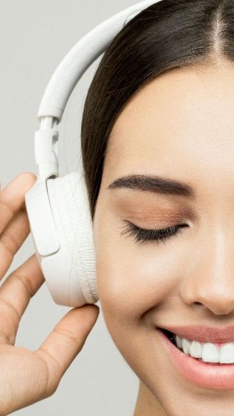 Telinga Perempuan Ini Rusak Permanen Akibat Dengarkan Musik dengan Earphone Setiap Malam selama 2 Tahun