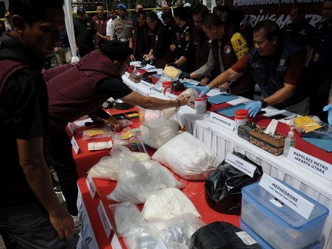 FOTO: Penampakan Rumah Mewah yang Dijadikan Pabrik Ekstasi oleh Gembong Narkoba Fredy Pratama di Perumahan Taman Sunter Agung