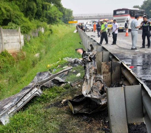 Kecelakaan di Tol Cikampek KM 58, Sandiaga: Ini Peringatan untuk Skema Contraflow