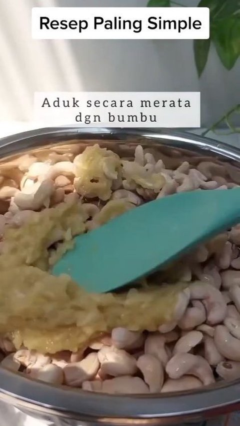 Campur Kacang Mete dengan Bumbu