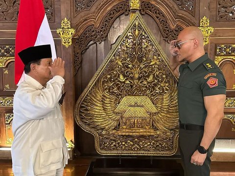 Deddy Corbuzier Shows Anti-Mainstream Lebaran Hampers from Prabowo Subianto