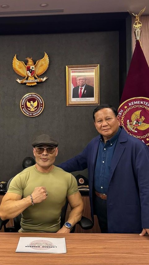 Deddy Corbuzier Shows Anti-Mainstream Lebaran Hampers from Prabowo Subianto