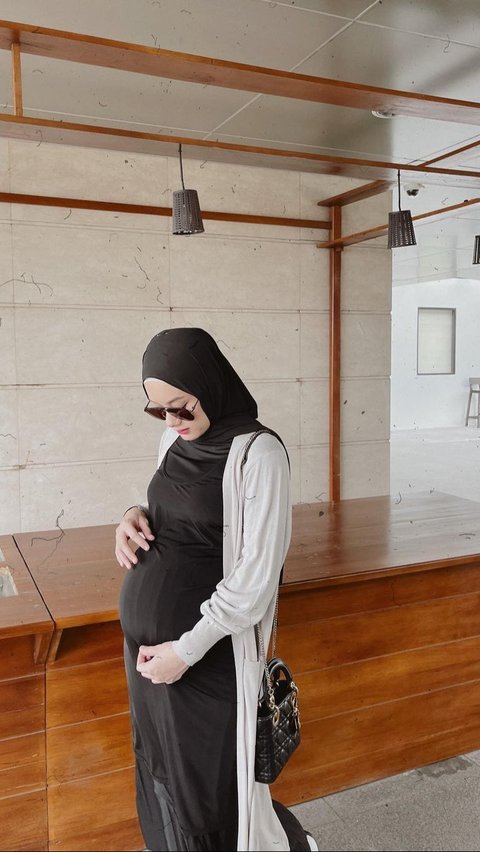 Inspirational Hari Raya Look for Pregnant Mothers, Stay Beautiful and Stylish