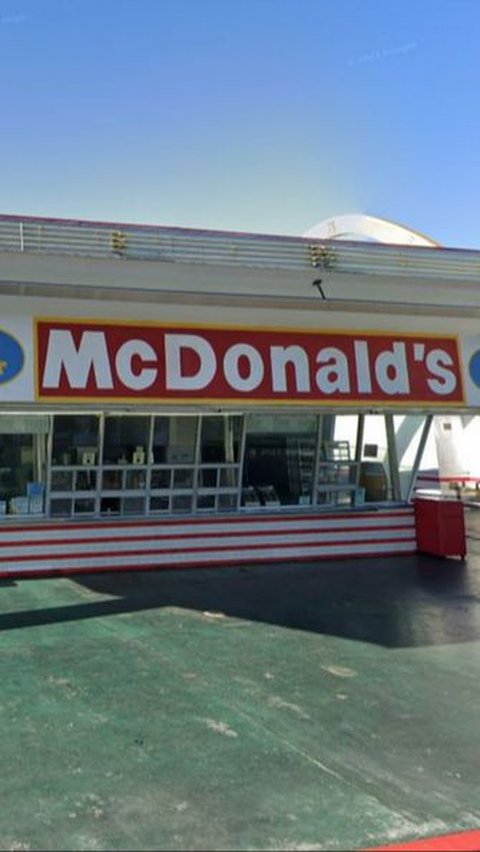 The World's Oldest Mcdonald's Still Standing Tall In California 