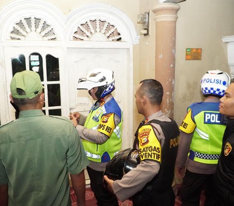 Pastikan Situasi Rumah yang Ditinggal Mudik Aman, Kapolres Rokan Hulu Patroli Permukiman Warga