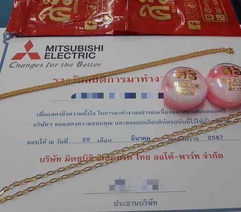 Super Royal! This Factory Boss Gives 2 Gold Necklaces as Bonuses to 2220 Employees, Total Price Reaches Rp17 Billion