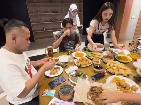 Makin Mesra, ini Deretan Foto Rizky Febian dan Mahalini yang Akan Segera Menikah Tahun ini