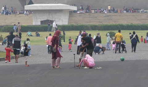 Pengelola Monas menyiapkan sejumlah acara pada 11 April 2024 antara lain atraksi video mapping di sisi selatan Monas dan air mancur menari di sisi barat.<br>