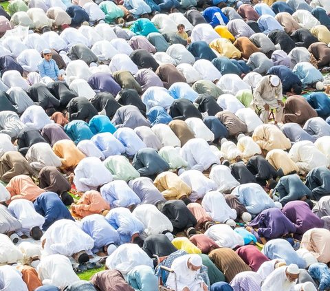 Bacaan Niat dan Tata Cara Solat Idul Fitri untuk Imam dan Makmum, Serta Amalan yang Dilakukan