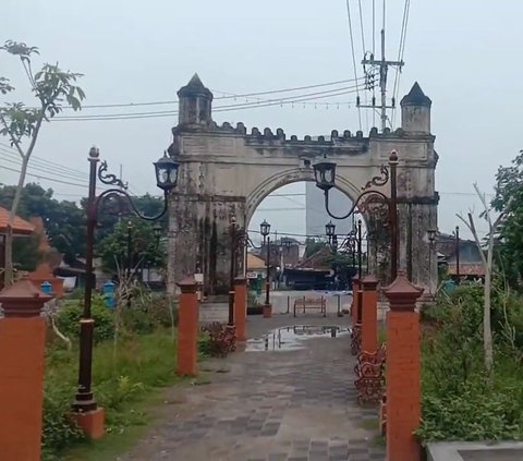 Gapura Kuno di Mojokerto Ini Dulunya Gerbang Makam Orang Kaya di Zaman Belanda, Intip Kisahnya