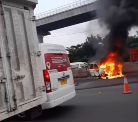 Chronology of Avanza and Pickup Car Accident at KM 06 Jakarta-Cikampek Toll Road until it Burns