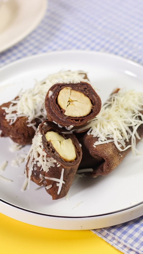 Recipe for Chocolate-filled Banana Rolled Pancake, a Snack that Warms up the Weekend