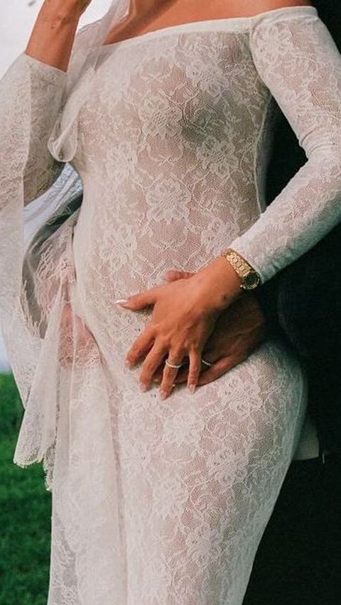 Portrait of Hailey Bieber Looking Stunning Showing Off Baby Bump