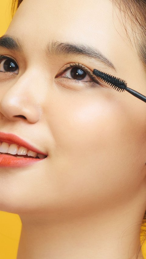 Don't Panic When Your Favorite Mascara Dries, Try These 4 'Sat Set' Solutions