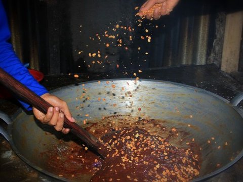 Mencicipi Lezatnya Galamai, Makanan Manis nan Legit dari Sumatera Barat
