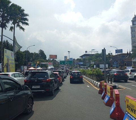 Cegah Macet Saat Libur Panjang, Polisi Mulai Terapkan One Way di Jalur Puncak Bogor