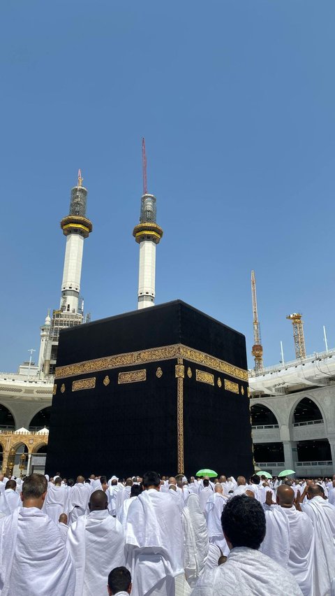 Prayer when Seeing the Ka'bah and the Sacred Place for Praying Around it, Important for Pilgrims of Hajj and Umrah to Know
