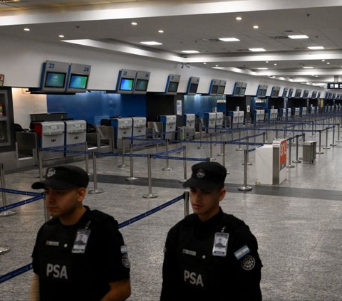 FOTO: Suasana Buenos Aires Bak Kota Mati, Lumpuh Total Imbas Aksi Mogok Massal Ribuan Pekerja