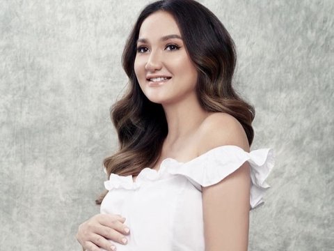 Unveiling Andrew Andika's Affair, Portraits of Tengku Dewi's Stunning Appearance with Baby Bump