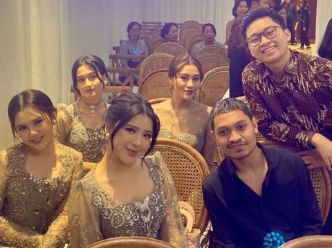 Portrait of Beautiful Artists Graduates of Indonesian Idol as Bridesmaids at the Wedding of Mahalini and Rizky Febian, Keisya Levronka's Appearance Highlighted