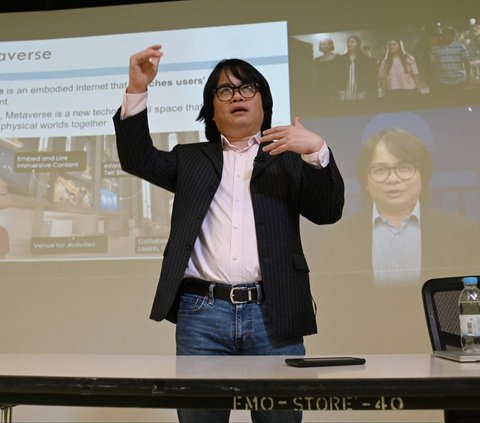 FOTO: Berkat AI, Universitas Hong Kong Hadirkan Albert Einsten Jadi Dosen di Kelas
