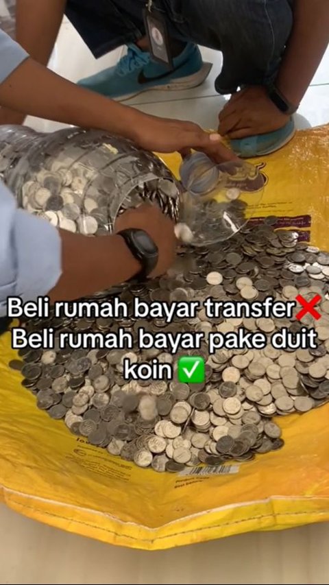Saving Rp1000 Coins in a Gallon for 3 Years, This Man is Able to Buy a House with a Down Payment of Rp46 Million
