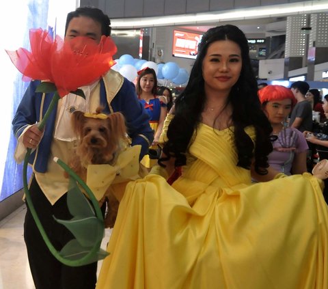 FOTO: Mewahnya Pesta Ulang Tahun Anjing Rocky dan Jesslyn di Mal Jakarta, Dimeriahkan Parade Busana ala Disney