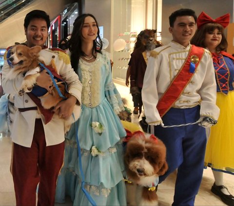 FOTO: Mewahnya Pesta Ulang Tahun Anjing Rocky dan Jesslyn di Mal Jakarta, Dimeriahkan Parade Busana ala Disney