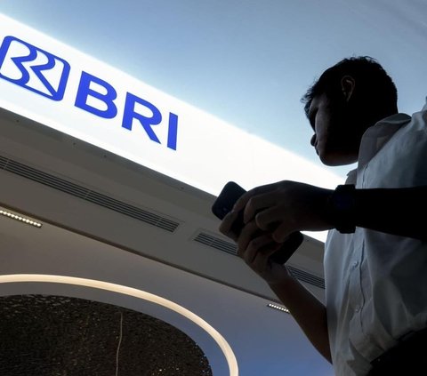 Berdasarkan konsensus Bloomberg, sebanyak 34 analis memberi rekomendasi Beli saham BBRI, dan hanya 1 analis rekomendasikan Tahan.