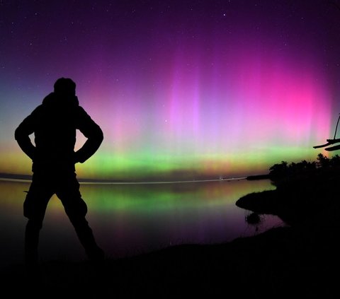 FOTO: Penampakan Aurora Langka Dipicu Badai Matahari Ekstrem Hiasi Langit Selandia Baru