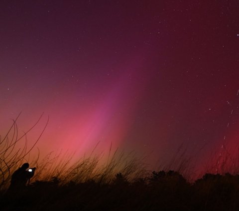 FOTO: Penampakan Aurora Langka Dipicu Badai Matahari Ekstrem Hiasi Langit Selandia Baru