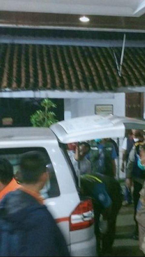 Polres dan Dinkes Depok Kirim Ambulans Jemput Korban Kecelakaan di Ciater Subang