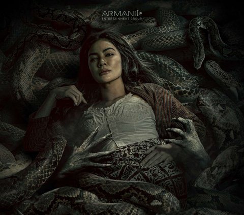 Send Shivers Down the Spine, Masayu Anastasia's Story of Filming with a Large Python Snake