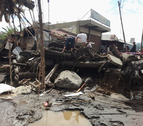 Korban Meninggal Akibat Banjir Lahar Dingin di Sumbar Bertambah Jadi 27 Orang