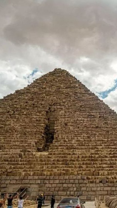 Arkeolog Temukan Struktur Misterius Dekat Piramida Terbesar Mesir, Berada 6,5 Meter di Bawah Tanah