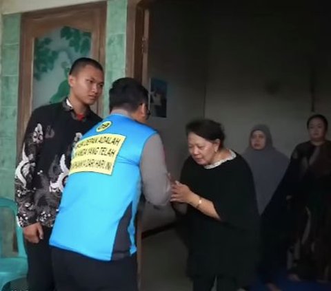 ⁠Casis Polri Syok dan Mematung, Dikabari Ayah Meninggal saat Tes Polisi