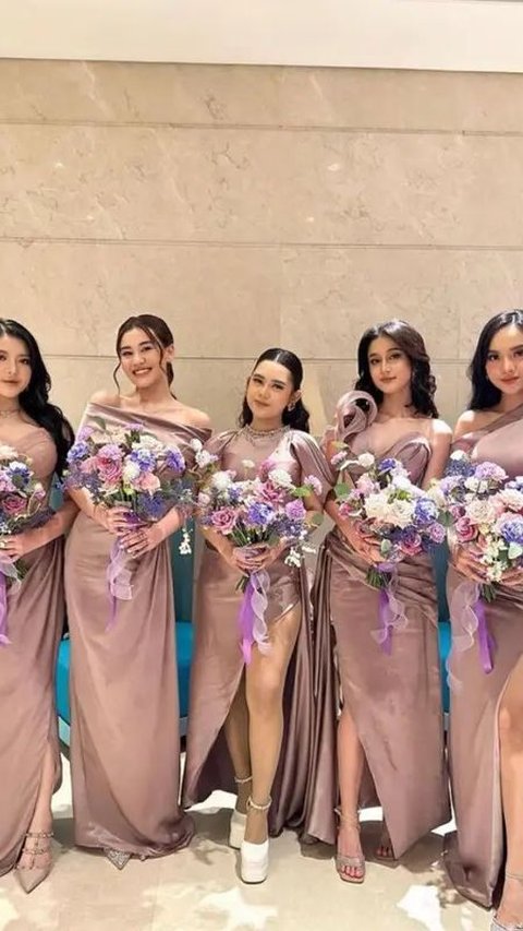 Model Bridesmaid Pernikahan Artis Indonesia, Gaun Pengiring Mahalini dan Rizky Febian Cantik Banget <br>