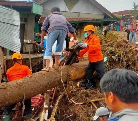 Facts of Cold Lahar Floods from Mount Marapi Hits 4 Areas in West Sumatra, 37 People Dead